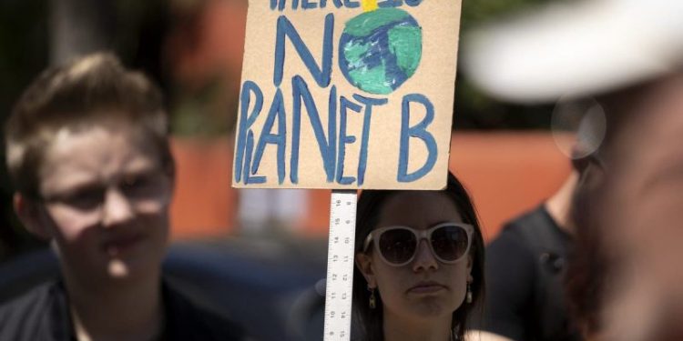 Unearthed chat sheds light on cozy ties between judges, climate activists, raising ethical concerns